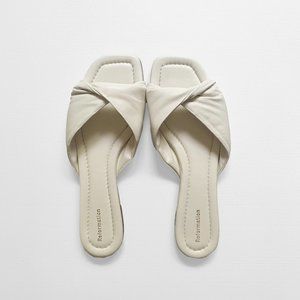 Reformation Mikki Twist Flat Sandal Sz 7.5 White